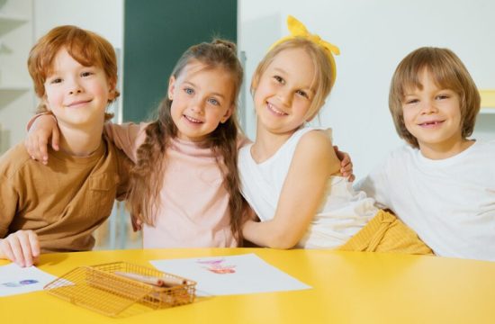 bambini insieme bambini insieme