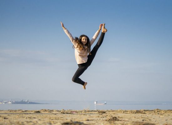 ragazza salto ragazza salto